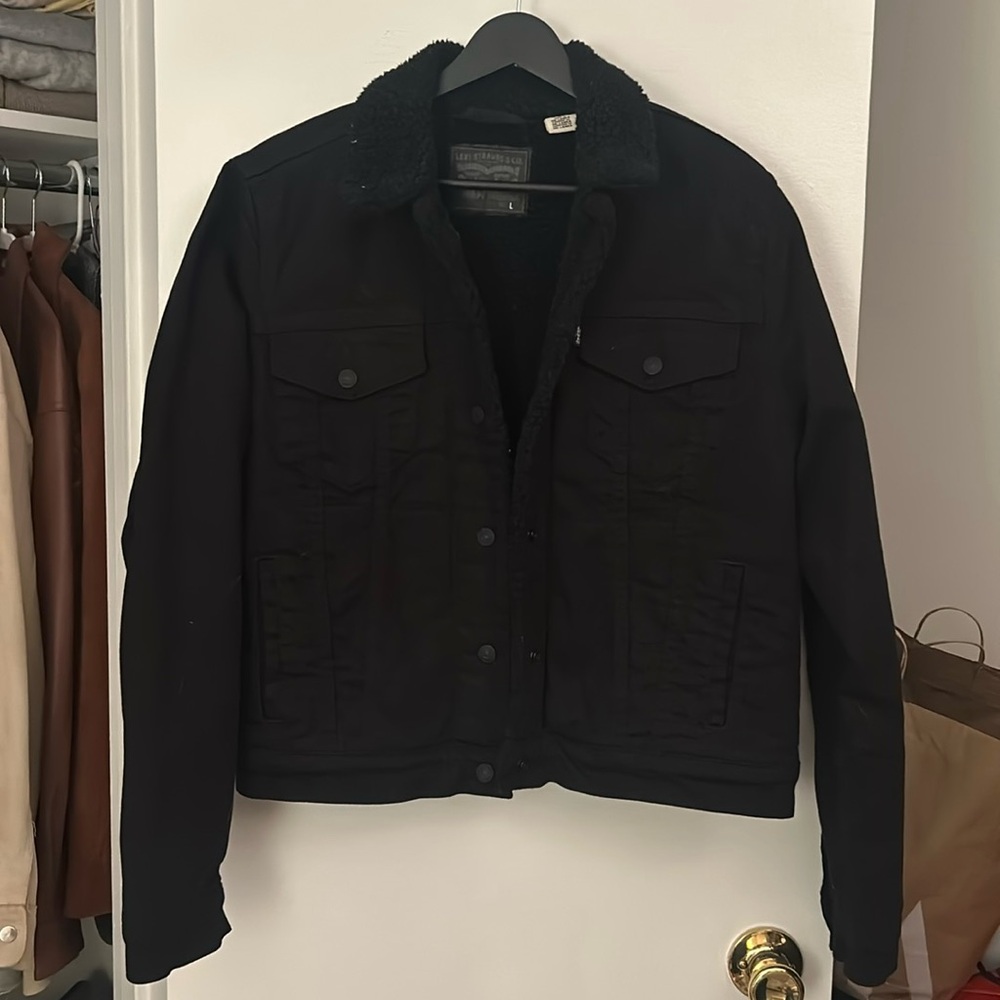 Women’s Levi’s Black Denim Jacket with Sherpa lining